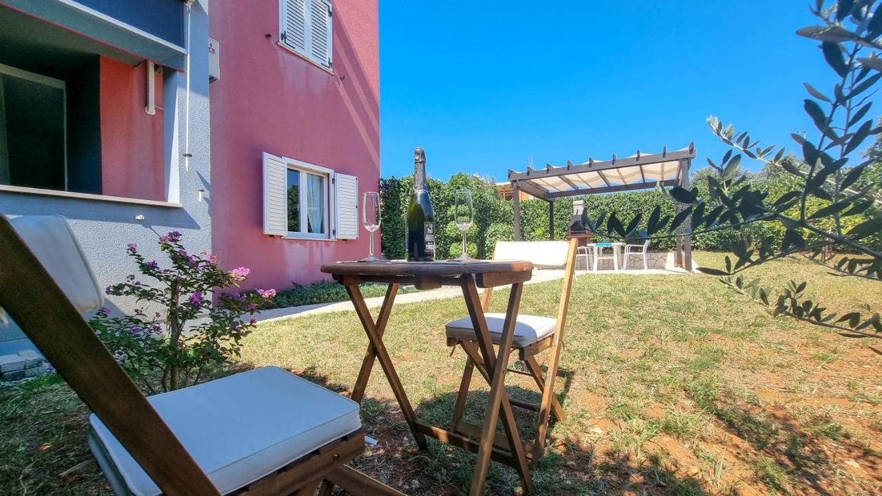 Lea Apartment Novigrad  Luaran gambar
